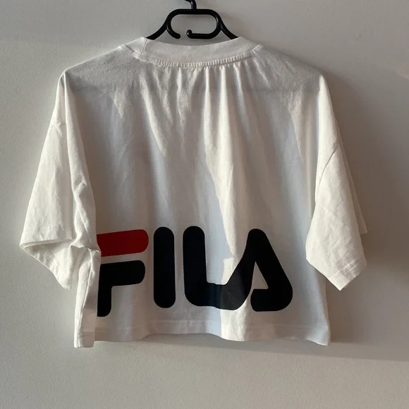 🌼 FILA - Short Sleeve Crop T-Shirt 🌼 - Picture 2 of 9